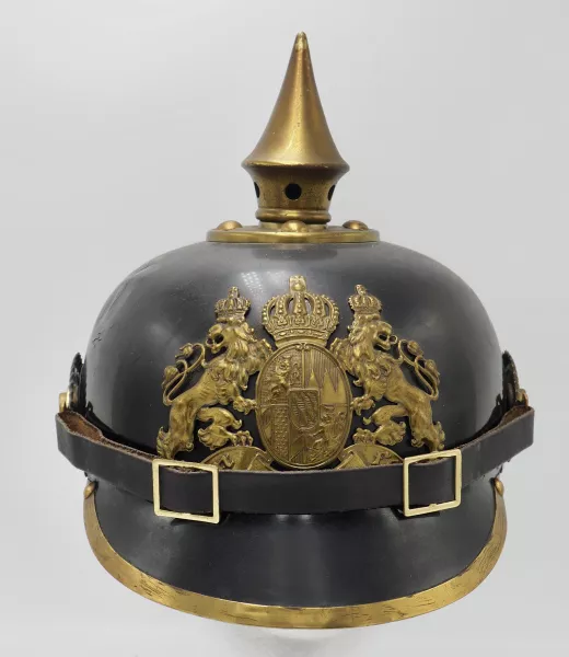 Bavarian "BING" Black Laquered Metal Ersatz Pickelhaube Visuel 1 principal